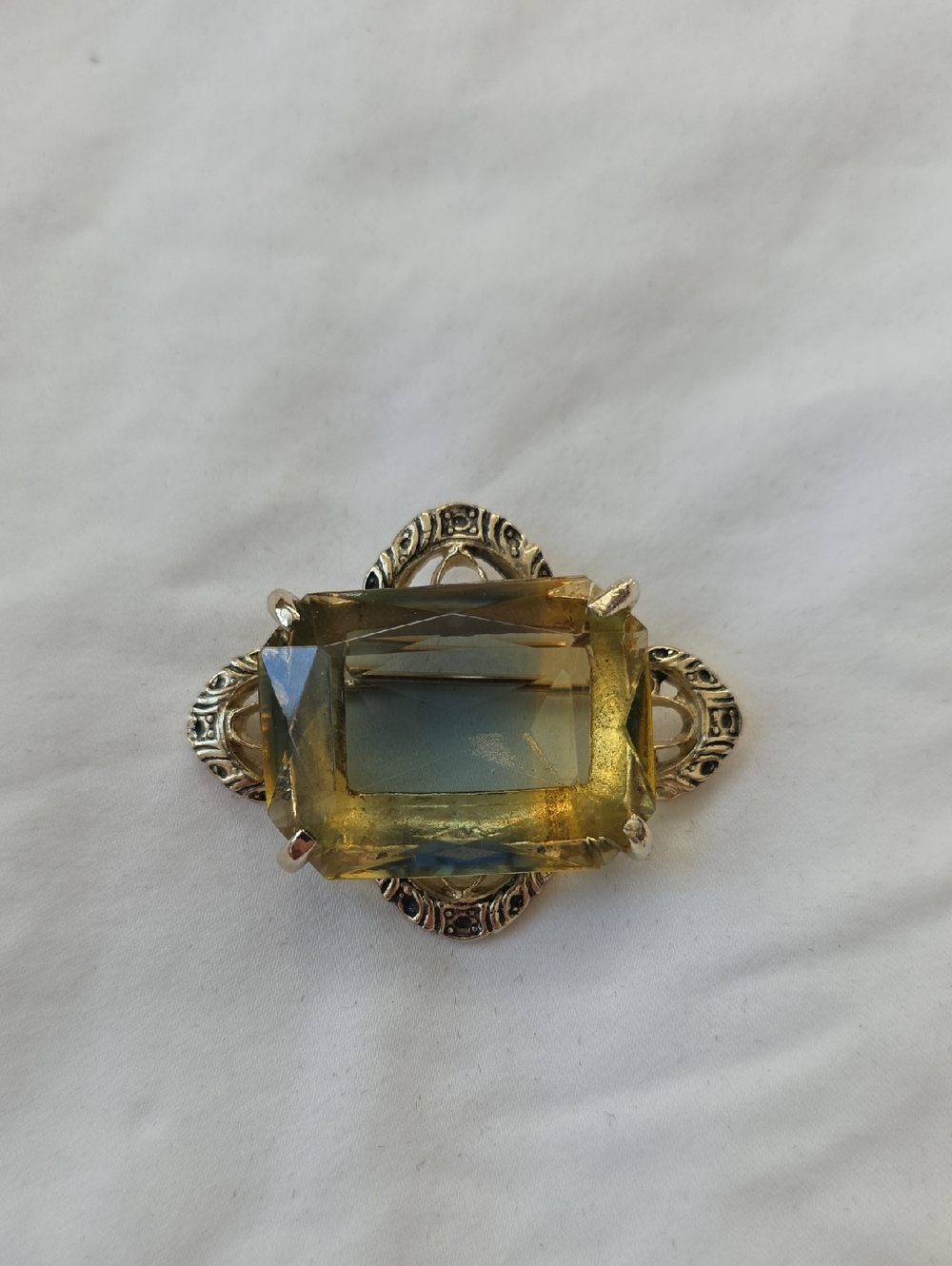Whiting & Davis Vintage 1940s Retro Yellow and Blue Glass Stone Brooch
